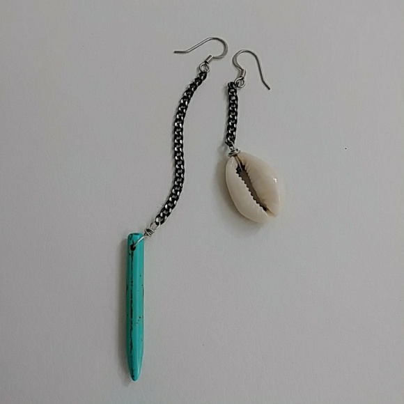 Asymetrical Turqouise and Cowrie Boho Earring - Picture 3 of 8